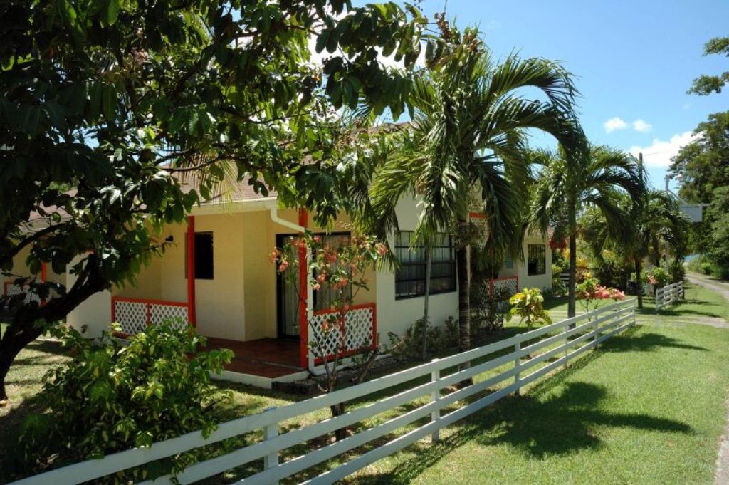 Kingsville Apartments Just Bequia